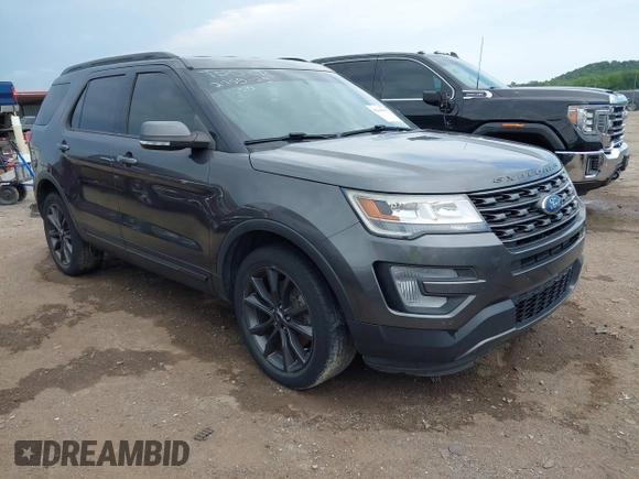 2017 Ford Explorer XLT z VIN 1FM5K7D86HGE19218, wystawiony jako IAAI lot #42344113 z przebiegiem 72 614 mil mil oraz . Historia ofert i sprzedaży dostępna na DreamBid. Obrazek 1.