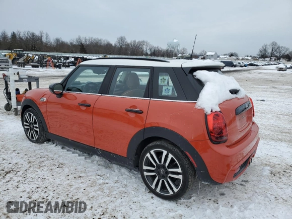 2021 MINI Hardtop 4 Door Cooper S with VIN WMWXU9C04M2N52840, listed as a Copart auction lot 89365525 with 27,921 mi miles and Salvage title. Bid and sale history available at DreamBid. Image 2.