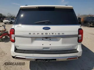 2024 Ford Expedition Max XLT z VIN 1FMJK1H8XREA21951, wystawiony jako Copart lot #45556635 z przebiegiem 8 544 mil mil oraz Szkoda całkowita • Salvage title. Historia ofert i sprzedaży dostępna na DreamBid. Obrazek 6.