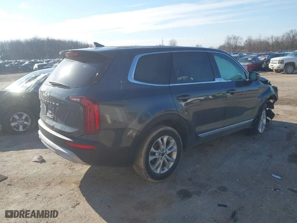 2022 Kia Telluride LX with VIN 5XYP2DHC2NG204332, listed as a IAAI auction lot 41700971 with 127,636 mi miles. Bid and sale history available at carsss.com. Image 4.