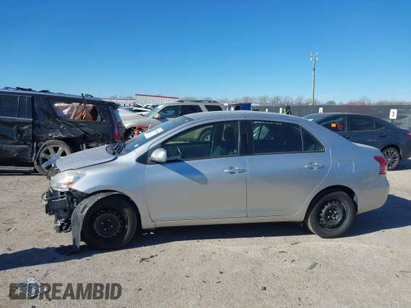 2012 Toyota Yaris z VIN JTDBT4K35CL038860, wystawiony jako IAAI lot #41254384 z przebiegiem 161 536 mil mil oraz . Historia ofert i sprzedaży dostępna na DreamBid. Obrazek 15.