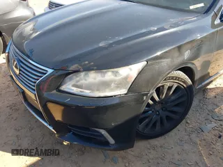 2013 Lexus LS 460 L с VIN JTHGL5EFXD5049858, выставлен на аукционе IAAI как лот 41859412 с пробегом 112 376 миль миль и . История ставок и продаж доступна на DreamBid. Изображение 19.