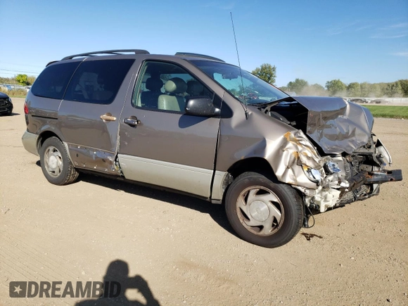 1998 Toyota Sienna LE with VIN 4T3ZF13C5WU049992, listed as a Copart auction lot 74492774 with 174,751 mi miles and Salvage Title. Bid and sale history available at carsss.com. Image 4.