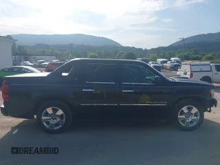 2007 Chevrolet Avalanche LTZ with VIN 3GNFK12367G164433, listed as a IAAI auction lot 42747301 with 163,980 mi miles and . Bid and sale history available at DreamBid. Image 13.