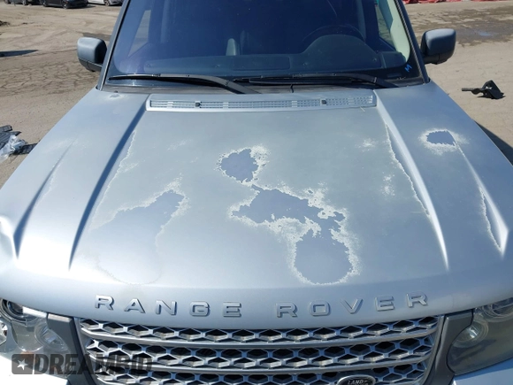 2010 Land Rover Range Rover SC z VIN SALMF1E41AA308123, wystawiony jako IAAI lot #42358785 z przebiegiem Nie podano mil oraz . Historia ofert i sprzedaży dostępna na DreamBid. Obrazek 10.