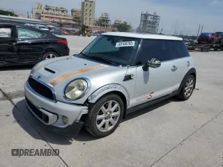 2011 MINI Hardtop S z VIN WMWSV3C53BTY25192, wystawiony jako Copart lot #59100785 z przebiegiem Nie podano mil oraz Szkoda całkowita • Salvage title. Historia ofert i sprzedaży dostępna na DreamBid. Obrazek 1.