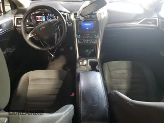 2020 Ford Fusion SE z VIN 3FA6P0HD1LR245199, wystawiony jako Copart lot #51673595 z przebiegiem 90 003 mil mil oraz Czysty tytuł • Clean title. Historia ofert i sprzedaży dostępna na DreamBid. Obrazek 8.