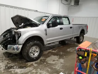 2022 Ford F-250 XL z VIN 1FT7W2BN0NED67945, wystawiony jako Copart lot #49717195 z przebiegiem Nie podano mil oraz Szkoda całkowita • Salvage title. Historia ofert i sprzedaży dostępna na DreamBid. Obrazek 1.