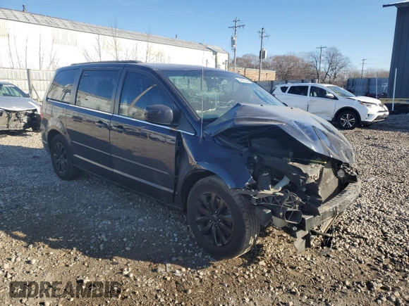 2014 Volkswagen Routan SE with VIN 2C4RVABG1ER134831, listed as a Copart auction lot 84247044 with 111,982 mi miles and Non repairable. Bid and sale history available at DreamBid. Image 4.