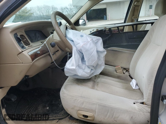 2008 Mercury Grand Marquis GS with VIN 2MEFM74V58X618701, listed as a Copart auction lot 40130954 with 175,433 mi miles and Salvage Title. Bid and sale history available at DreamBid. Image 7.