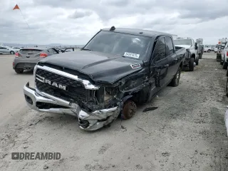 2022 Ram 2500 Big Horn z VIN 3C6UR5DL0NG108900, wystawiony jako Copart lot #54591875 z przebiegiem 74 085 mil mil oraz Szkoda całkowita • Salvage title. Historia ofert i sprzedaży dostępna na DreamBid. Obrazek 1.