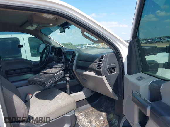 2019 Ford F-250 XL z VIN 1FT7W2B62KED67403, wystawiony jako IAAI lot #42610879 z przebiegiem 230 857 mil mil oraz . Historia ofert i sprzedaży dostępna na DreamBid. Obrazek 5.