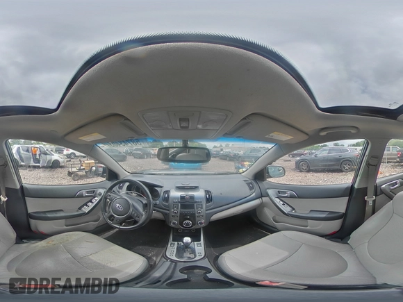 2010 Kia Forte EX z VIN KNAFU4A2XA5250756, wystawiony jako Copart lot #58743405 z przebiegiem 204 266 mil mil oraz Szkoda całkowita • Salvage title. Historia ofert i sprzedaży dostępna na DreamBid. Obrazek 14.