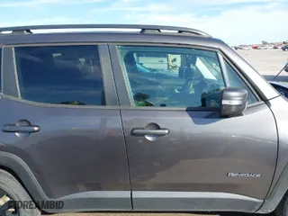 2018 Jeep Renegade Latitude with VIN ZACCJABH1JPH14217, listed as a IAAI auction lot 41798541 with 100,635 mi miles. Bid and sale history available at carsss.com. Image 13.