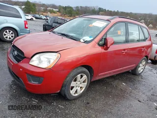 2007 Kia Rondo LX Base with VIN KNAFG525077087912, listed as a IAAI auction lot 41032154 with 109,141 mi miles. Bid and sale history available at carsss.com. Image 2.