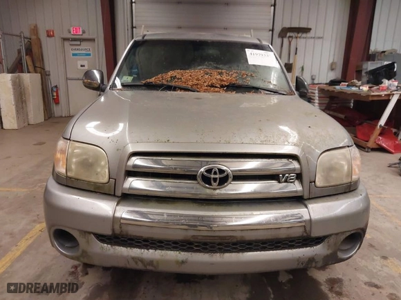 2005 Toyota Tundra SR5 with VIN 5TBBT44115S460209, listed as a IAAI auction lot 41979337 with 207,990 mi miles. Bid and sale history available at carsss.com. Image 6.