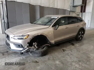 2024 Volvo V60 Plus with VIN YV4L12WY5R2136187, listed as a Copart auction lot 66405344 with 5,137 mi miles and Salvage title. Bid and sale history available at DreamBid. Image 1.