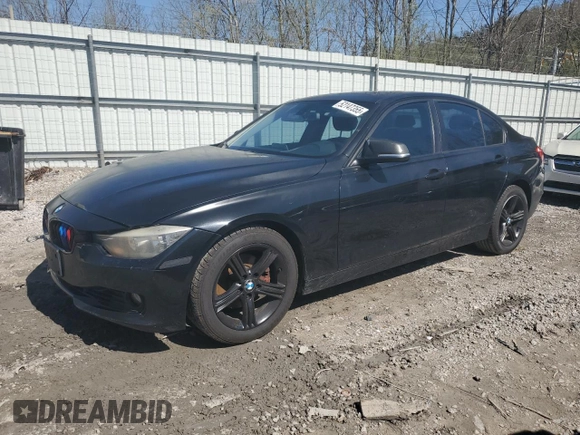 2013 BMW 3 Series 328i z VIN WBA3C1C58DF437018, wystawiony jako Copart lot #52147355 z przebiegiem 161 247 mil mil oraz Szkody całkowita. Historia ofert i sprzedaży dostępna na DreamBid. Obrazek 1.