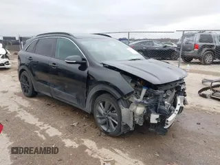 2017 Kia Niro Touring Launch Edition with VIN KNDCC3LC2H5078662, listed as a IAAI auction lot 41527692 with 100,269 mi miles. Bid and sale history available at carsss.com. Image 1.