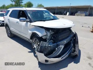 2019 Ford Explorer Platinum z VIN 1FM5K8HT8KGA02291, wystawiony jako IAAI lot #42313377 z przebiegiem 126 752 mil mil oraz . Historia ofert i sprzedaży dostępna na DreamBid. Obrazek 1.