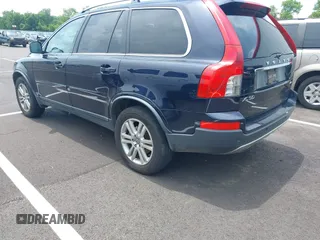2011 Volvo XC90 I6 с VIN YV4952CZ5B1574408, выставлен на аукционе IAAI как лот 42501363 с пробегом 193 539 миль миль и . История ставок и продаж доступна на DreamBid. Изображение 3.