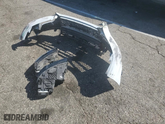 2018 Audi A8 z VIN WAU44AFD5JN000311, wystawiony jako Copart lot #72820344 z przebiegiem 70 140 mil mil oraz Szkoda całkowita • Salvage title. Historia ofert i sprzedaży dostępna na DreamBid. Obrazek 12.