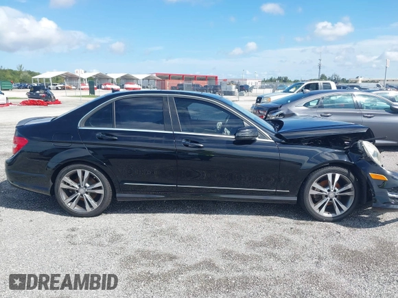 2014 Mercedes-Benz C 250 Sport с VIN WDDGF4HB1ER306501, выставлен на аукционе IAAI как лот 42261939 с пробегом 69 729 миль миль и . История ставок и продаж доступна на DreamBid. Изображение 14.