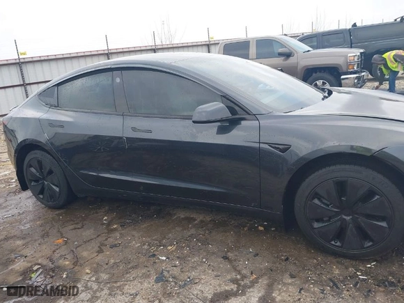 2025 Tesla Model 3 Long Range with VIN 5YJ3E1EA6SF889073, listed as a IAAI auction lot 41466273 with 3,910 mi miles. Bid and sale history available at carsss.com. Image 13.