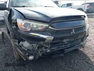 2017 Mitsubishi Outlander ES z VIN JA4AP3AU1HZ052631, wystawiony jako IAAI lot #41582071 z przebiegiem 163 112 mil mil oraz . Historia ofert i sprzedaży dostępna na DreamBid. Obrazek 6.