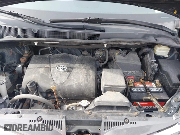 2018 Toyota Sienna XLE with VIN 5TDDZ3DC9JS190621, listed as a IAAI auction lot 41777729 with 96,089 mi miles. Bid and sale history available at carsss.com. Image 10.
