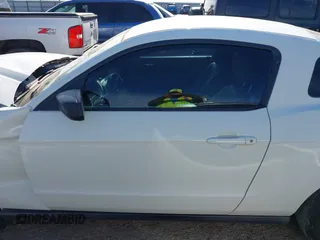 2011 Ford Mustang V6 with VIN 1ZVBP8AM2B5112645, listed as a IAAI auction lot 42062618 with 171,808 mi miles and . Bid and sale history available at DreamBid. Image 15.