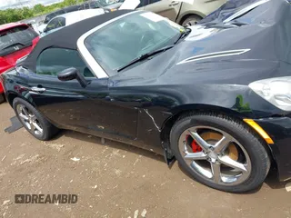 2007 Saturn Sky z VIN 1G8MB35B47Y101636, wystawiony jako IAAI lot #42172809 z przebiegiem 51 724 mil mil oraz . Historia ofert i sprzedaży dostępna na DreamBid. Obrazek 14.
