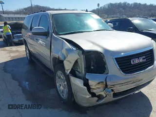 2007 GMC Yukon XL SLT with VIN 1GKFK16337J282185, listed as a IAAI auction lot 41738290 with 295,458 mi miles. Bid and sale history available at carsss.com. Image 6.