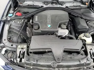 2017 BMW 3 Series 320i xDrive z VIN WBA8E5G55HNU22618, wystawiony jako Copart lot #55769045 z przebiegiem 81 163 mil mil oraz Szkoda całkowita • Salvage title. Historia ofert i sprzedaży dostępna na DreamBid. Obrazek 13.