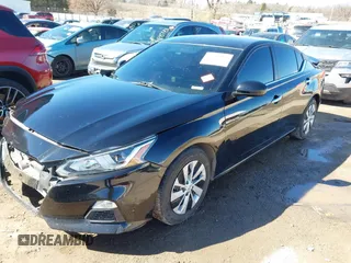 2020 Nissan Altima S z VIN 1N4BL4BVXLC275531, wystawiony jako IAAI lot #41711048 z przebiegiem 119 597 mil mil oraz . Historia ofert i sprzedaży dostępna na DreamBid. Obrazek 2.