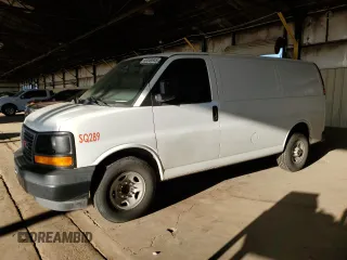 2017 GMC Savana Cargo z VIN 1GTW7AFF3H1297844, wystawiony jako Copart lot #56349845 z przebiegiem 241 498 mil mil oraz Tytuł czysty. Historia ofert i sprzedaży dostępna na DreamBid. Obrazek 1.