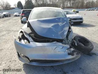 2025 Tesla Model Y Long Range with VIN 7SAYGDEE7SA345606, listed as a Copart auction lot 88669765 with 0 mi miles and Salvage Title. Bid and sale history available at carsss.com. Image 5.