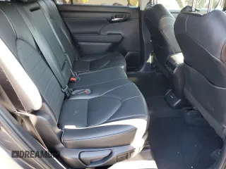 2021 Toyota Highlander XLE with VIN 5TDGZRBH4MS078778, listed as a Copart auction lot 56496855 with 35,563 mi miles and Salvage title. Bid and sale history available at DreamBid. Image 11.