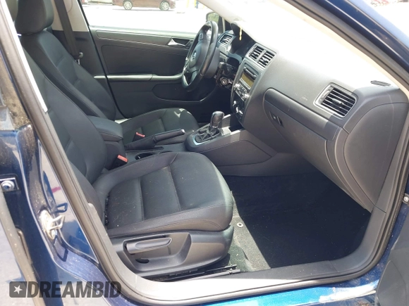 2011 Volkswagen Jetta SE with VIN 3VWDX7AJ2BM013231, listed as a IAAI auction lot 42400713 with 117,923 mi miles and . Bid and sale history available at DreamBid. Image 5.