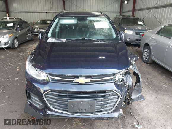 2022 Chevrolet Trax LT with VIN KL7CJPSM9NB564368, listed as a IAAI auction lot 41715716 with 42,421 mi miles. Bid and sale history available at carsss.com. Image 12.