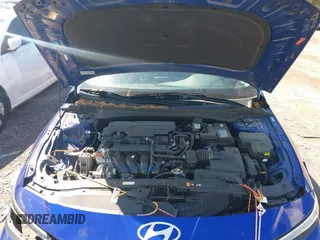 2024 Hyundai Elantra SEL with VIN KMHLM4DG9RU751809, listed as a IAAI auction lot 42146662 with 8,942 mi miles and . Bid and sale history available at DreamBid. Image 10.