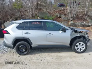 2021 Toyota RAV4 LE with VIN 2T3F1RFV4MC199524, listed as a IAAI auction lot 41898036 with 29,444 mi miles. Bid and sale history available at carsss.com. Image 14.