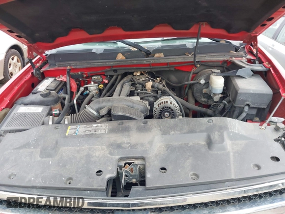 2007 Chevrolet Silverado 1500 Work Truck with VIN 1GCEC14067E553861, listed as a IAAI auction lot 41100376 with 177,573 mi miles. Bid and sale history available at carsss.com. Image 10.