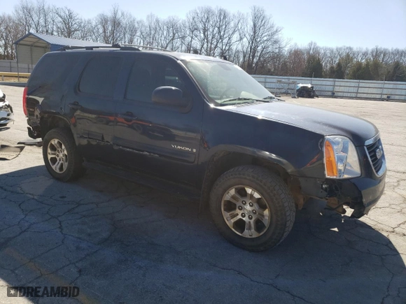 2009 GMC Yukon SLE w/3SB with VIN 1GKFK23049R191026, listed as a Copart auction lot 48018675 with 236,693 mi miles and Salvage Title. Bid and sale history available at carsss.com. Image 4.
