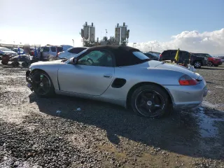 2004 Porsche Boxster z VIN WP0CA29884S620071, wystawiony jako Copart lot #48135755 z przebiegiem 109 050 mil mil oraz Tytuł czysty. Historia ofert i sprzedaży dostępna na DreamBid. Obrazek 2.