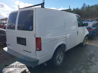 2004 Chevrolet Astro Cargo Van with VIN 1GCDM19XX4B117946, listed as a IAAI auction lot 41483281 with 188,593 mi miles. Bid and sale history available at carsss.com. Image 4.