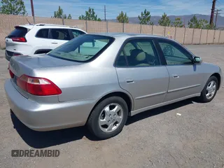 1998 Honda Accord EX z VIN 1HGCG6671WA162496, wystawiony jako IAAI lot #42202848 z przebiegiem 192 894 mil mil oraz . Historia ofert i sprzedaży dostępna na DreamBid. Obrazek 4.