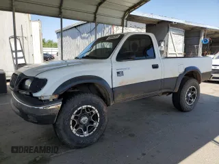 2001 Toyota Tacoma with VIN 5TEPM62N81Z733185, listed as a Copart auction lot 60064305 with 213,663 mi miles and Salvage title. Bid and sale history available at DreamBid. Image 1.
