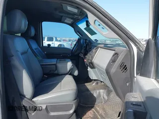 2014 Ford F-250 XL z VIN 1FT7W2B6XEEA73803, wystawiony jako IAAI lot #40960544 z przebiegiem 249 208 mil mil oraz . Historia ofert i sprzedaży dostępna na DreamBid. Obrazek 5.