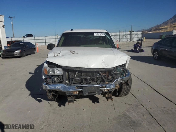 2004 GMC Sierra 2500 Crew Cab SLE with VIN 1GTGK23U64F222399, listed as a Copart auction lot 74041434 with NaN miles and Salvage Title. Bid and sale history available at carsss.com. Image 5.